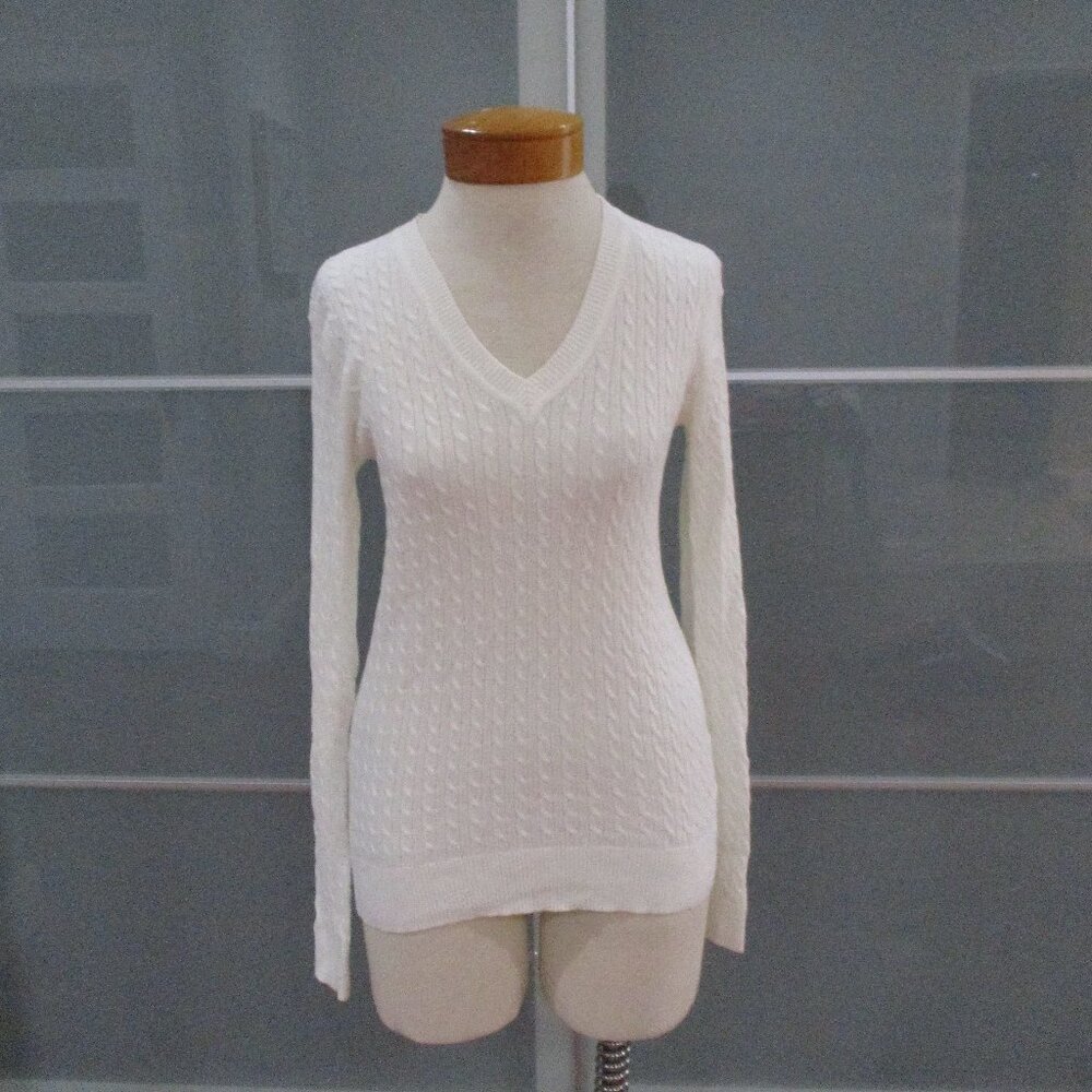 Tommy Hilfiger Long Sleeve V-Neck Lightweight Sweater